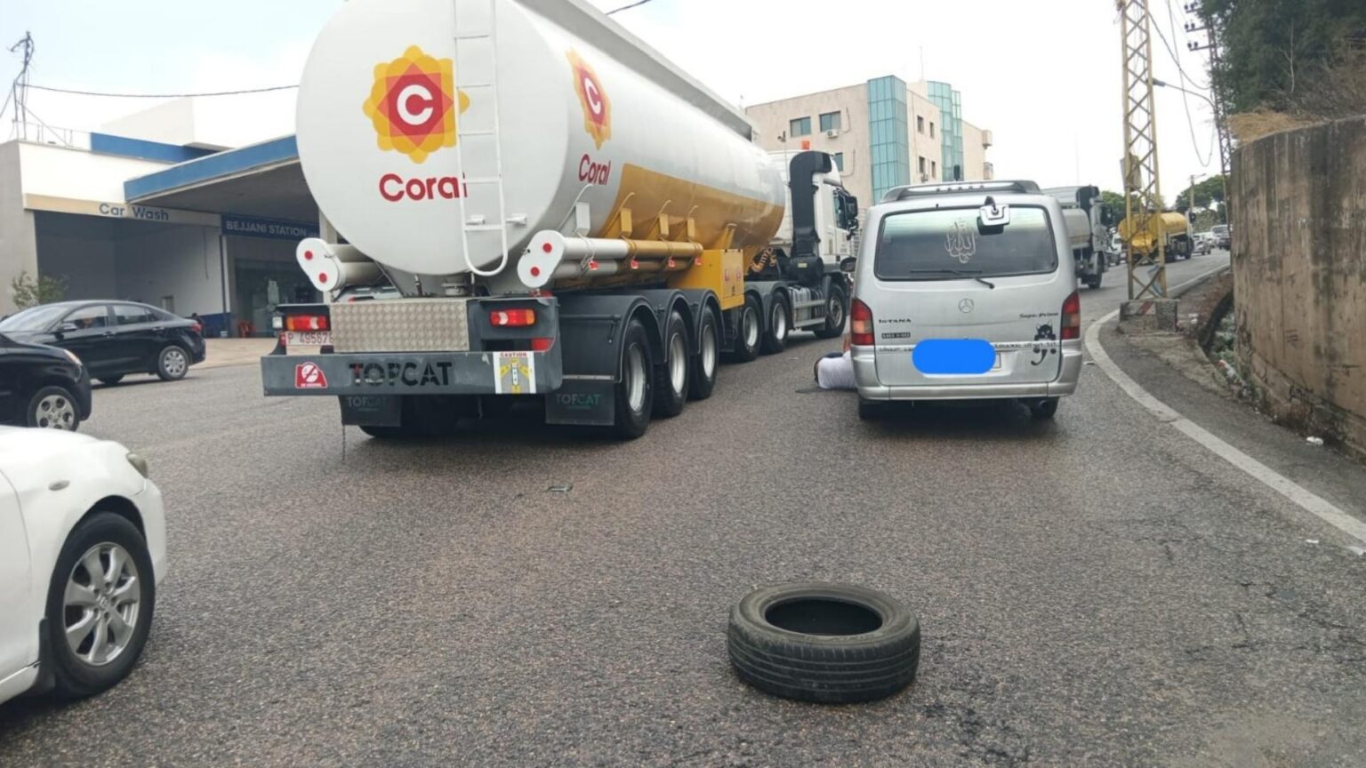 النحكم المروري: تعطّل “فان” لنقل الركاب على الطريق الدولية في عاريا صعوداً ودراج من مفرزة سير بعبدا يعمل على المعالجة النحكم المروري: تعطّل "فان" لنقل الركاب على الطريق الدولية في عاريا صعوداً ودراج من مفرزة سير بعبدا يعمل على المعالجة