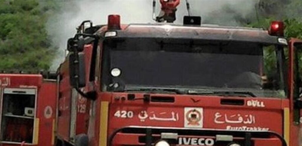الدفاع المدني يخمد حرائق اندلعت جراء غارات إسرائيلية في الجنوب