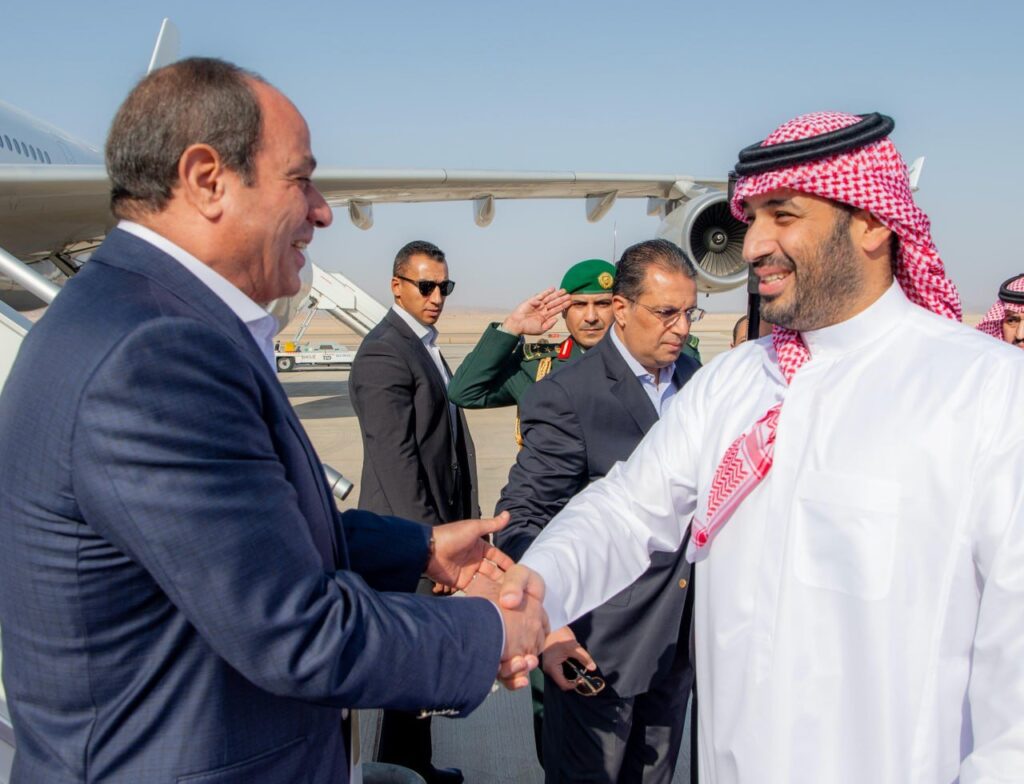 ‏ولي العهد السعودي يستقبل الرئيس المصري في نيوم