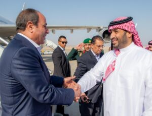 ‏ولي العهد السعودي يستقبل الرئيس المصري في نيوم