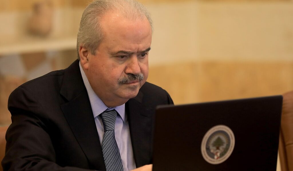 جابر يوقّع مرسوم منح مالية للعسكريين في الخدمة والمتقاعدين وذوي الشهداء جابر يوقّع مرسوم منح مالية للعسكريين في الخدمة والمتقاعدين وذوي الشهداء