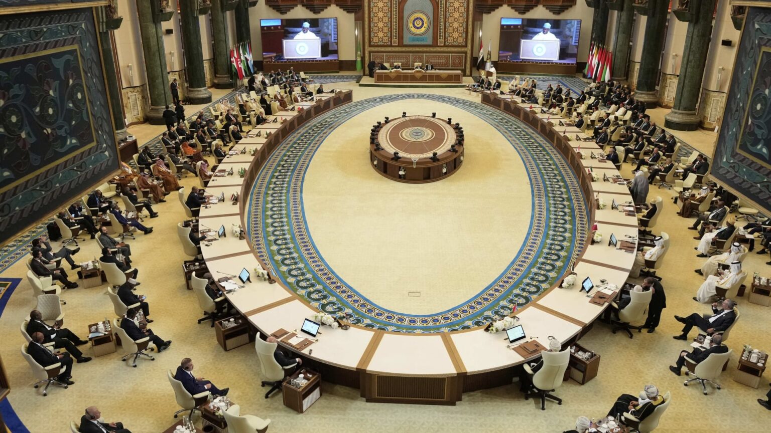 تصعيد عربي ضد إسرائيل: هل تتحول التحذيرات إلى قرارات تنفيذية؟ خاص مركز بيروت للأخبار تصعيد عربي ضد إسرائيل: هل تتحول التحذيرات إلى قرارات تنفيذية؟ خاص مركز بيروت للأخبار