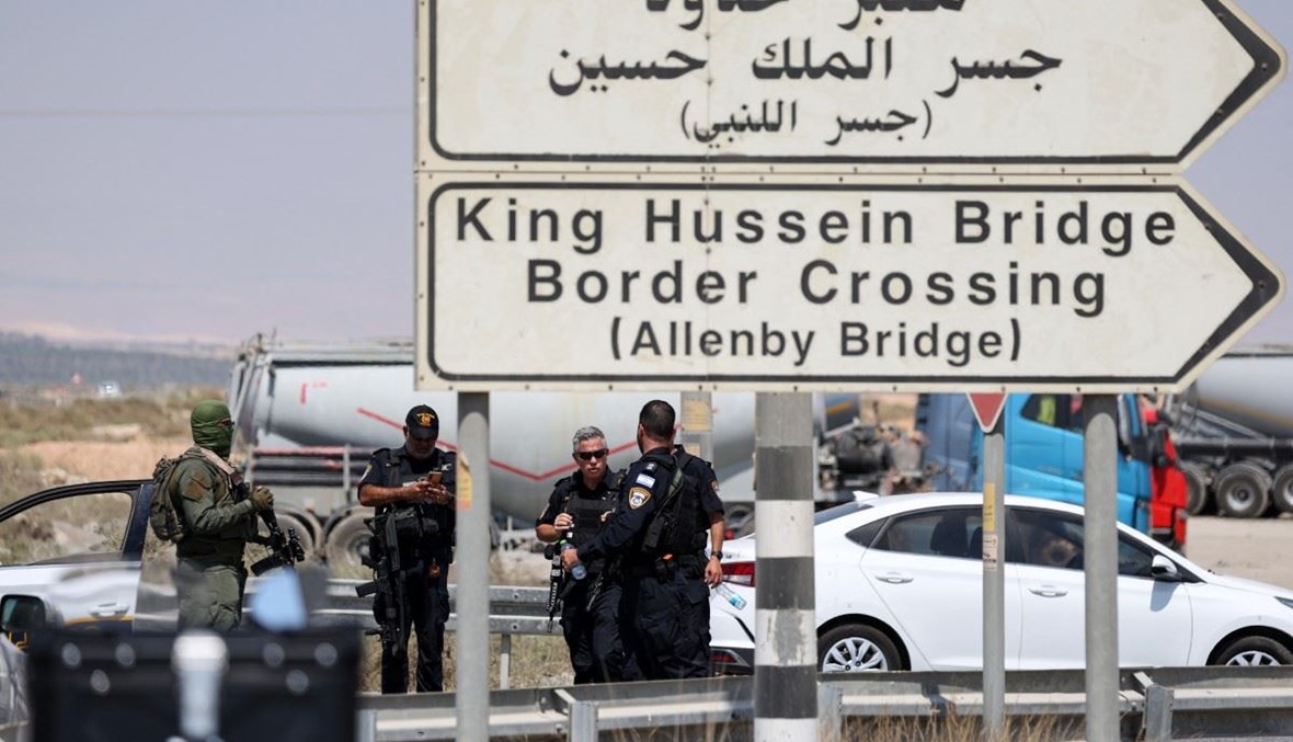 إسرائيل تغلق المعبر الوحيد بين الضفة الغربية المحتلة والأردن 3 إسرائيل تغلق المعبر الوحيد بين الضفة الغربية المحتلة والأردن