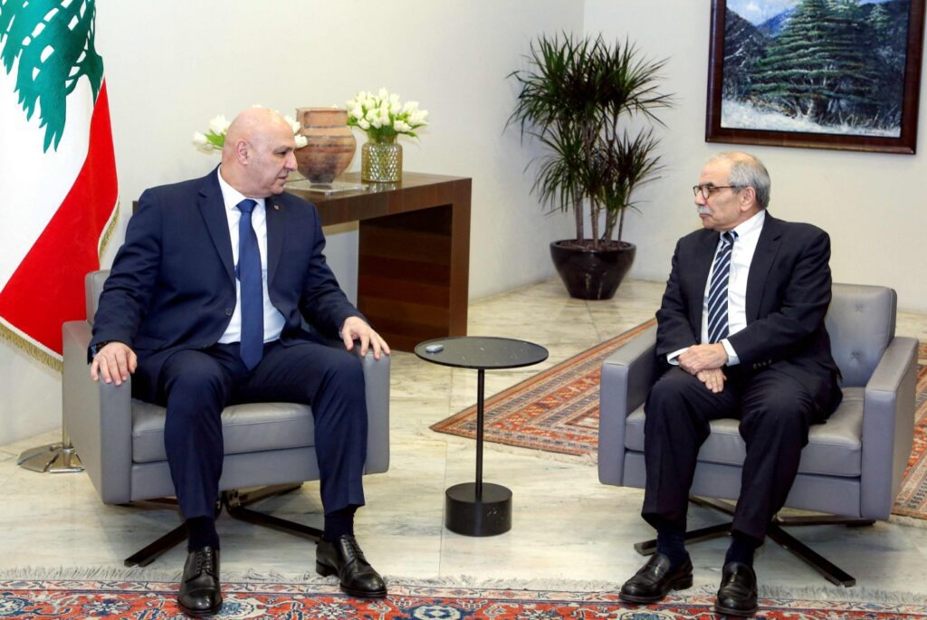 وثائق دبلوماسية تكشف التزامات عون وسلام المبكرة بنزع السلاح | السعودية الأكثر تطرّفاً وتهوّراً: واجهوا حزب الله ولا تخشوه