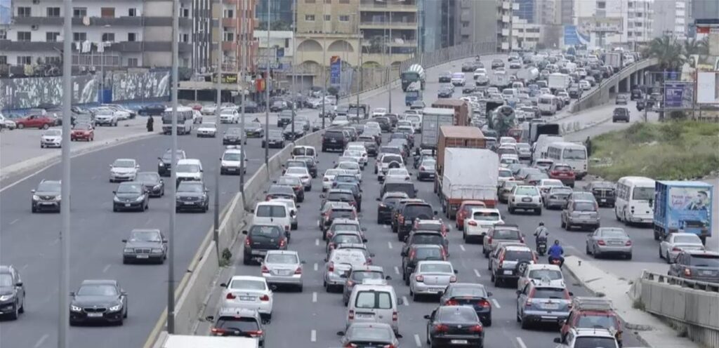 حركة المرور كثيفة من اوتيل ديو باتجاه ساحة ساسين الاشرفية