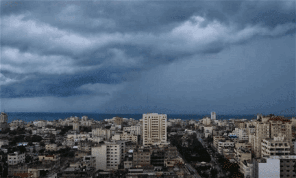 طقس متقلب.. وأمطار متفرقة