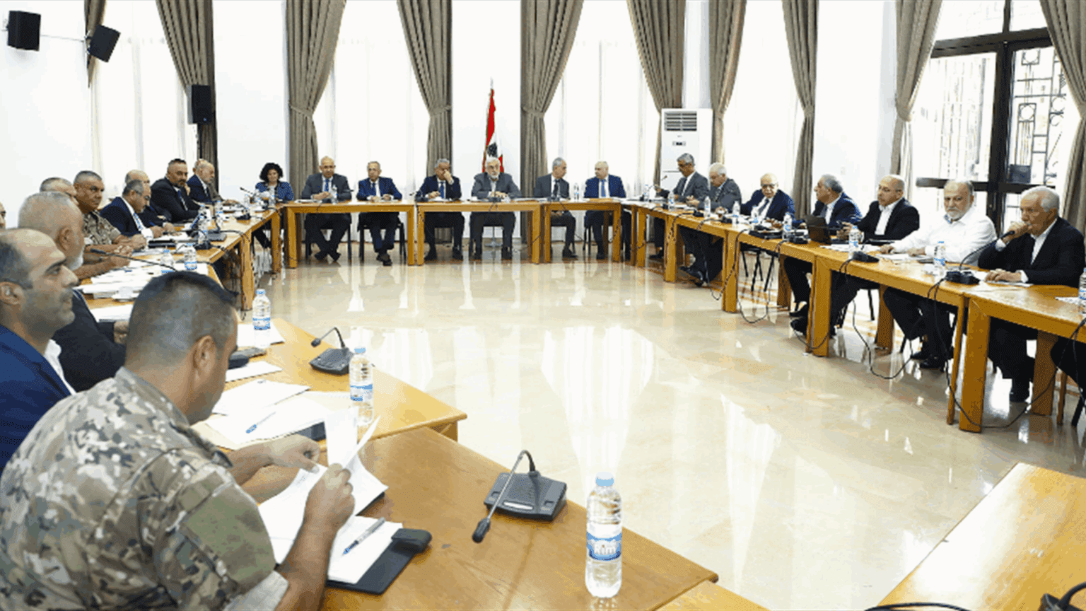 لجنة الدفاع تقرّ تسوية أوضاع رتباء وأفراد الضابطة الجمركية