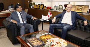 وزير الإعلام يستقبل في مكتبه رئيس لجنة الصحة النيابية 1 وزير الإعلام يستقبل في مكتبه رئيس لجنة الصحة النيابية