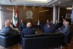 وزير الدفاع الوطني يستقبل رئيس رابطة قدماء القوى المسلحة في لبنان 1 وزير الدفاع الوطني يستقبل رئيس رابطة قدماء القوى المسلحة في لبنان