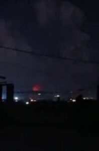 غارة جوية استهدفت ثكنة سقوبين في محيط مدينة اللاذقية
