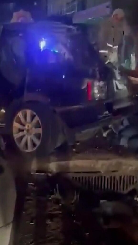 حادث سير مروّع على أوتوستراد طبرجا... وتسجيل إصابات خطيرة