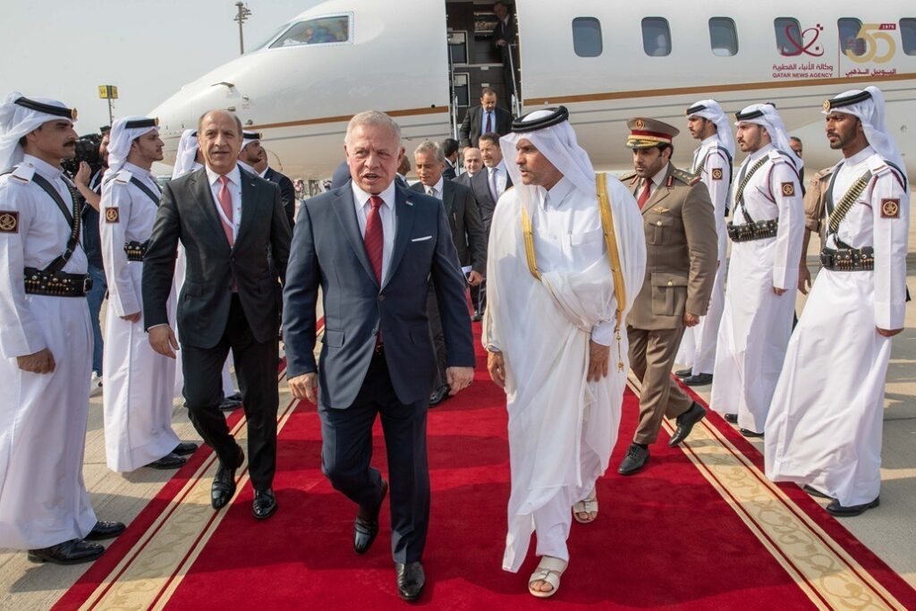 ملك الأردن: إسرائيل تتمادى بالاعتداء على قطر وتواصل اعتداءاتها في غزة وسوريا ولبنان ولا بد من خروج القمة بقرارات هامة لوقف الخطر الإسرائيلي