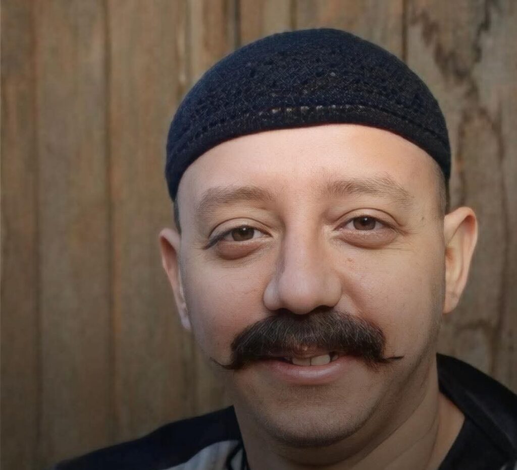 الفنان معن عبد الحق :الرئيس بشار الأسد مازال الرئيس الشرعي لسوريا