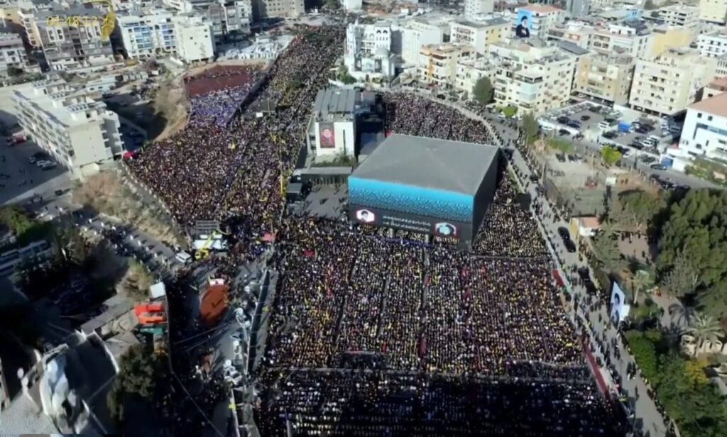 الآلاف يحيون الذكرى السنوية الأولى لإستشهاد سيد شهداء الأمة السيد حسن نصرالله