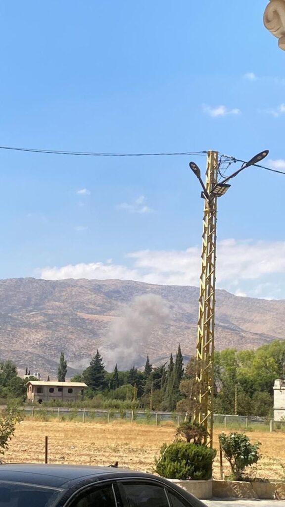 الطيران الحربي أغار مجدداً وللمرة الثانية مستهدفاً أطراف بلدتي حلبتا وحربتا (محيط مقام النبي موسى) في البقاع