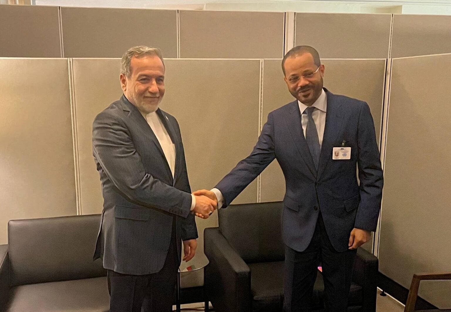وزير خارجية الجمهورية الإسلامية الإيرانية يلتقي وزير خارجية سلطنة عُمان