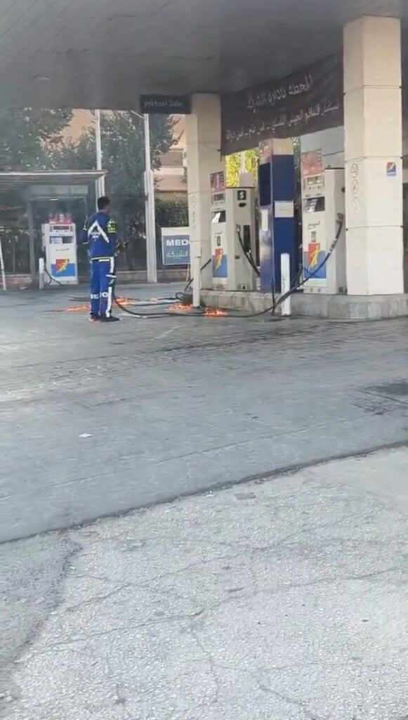 عامل حاول إحراق احدى محطات "مدكو" في الكرك - زحلة!