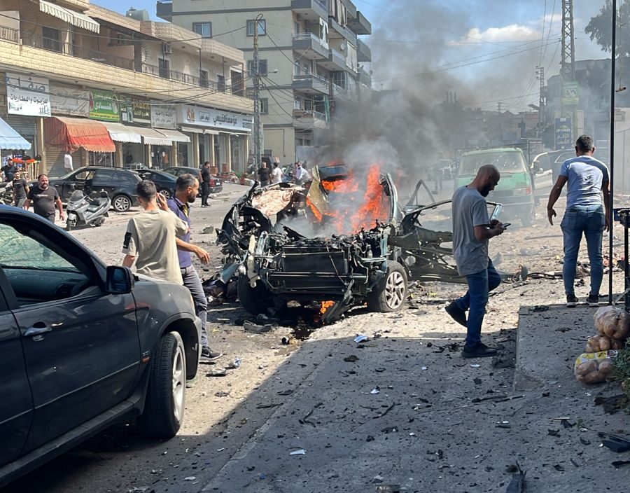 استهداف سيارة طريق زبدين 3 استهداف سيارة طريق زبدين