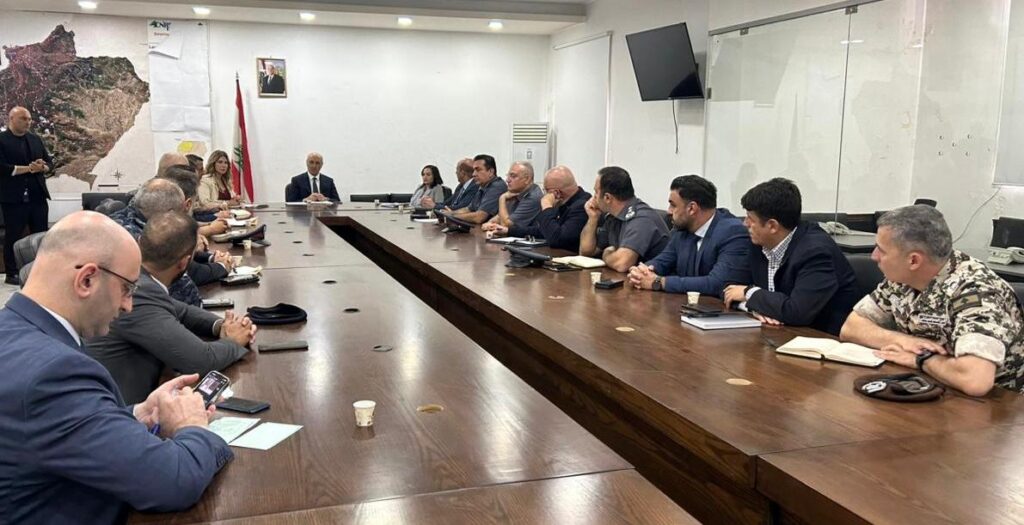 الوزير الحجار يترأس اجتماعاً أمنياً طارئاً في سرايا طرابلس لبحث المستجدات الميدانية