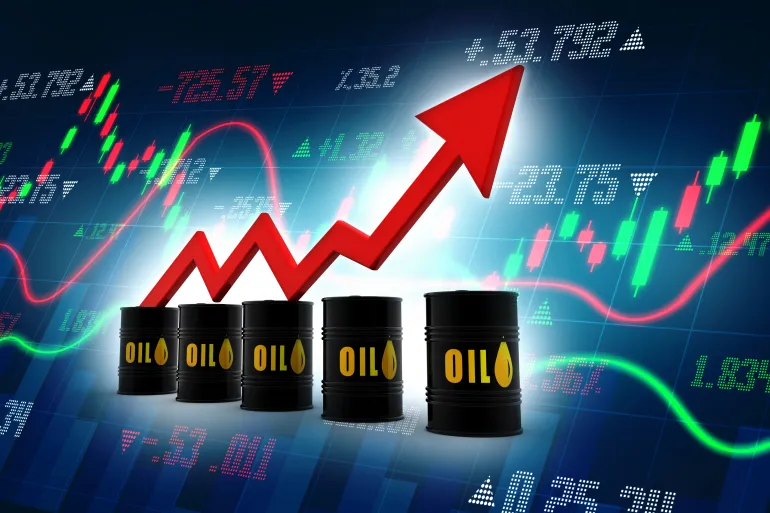 أسعار النفط تقفز بأكثر من دولار.. الأسواق تترقب مصير المحادثات النووية بين واشنطن وطهران 1 أسعار النفط تقفز بأكثر من دولار.. الأسواق تترقب مصير المحادثات النووية بين واشنطن وطهران