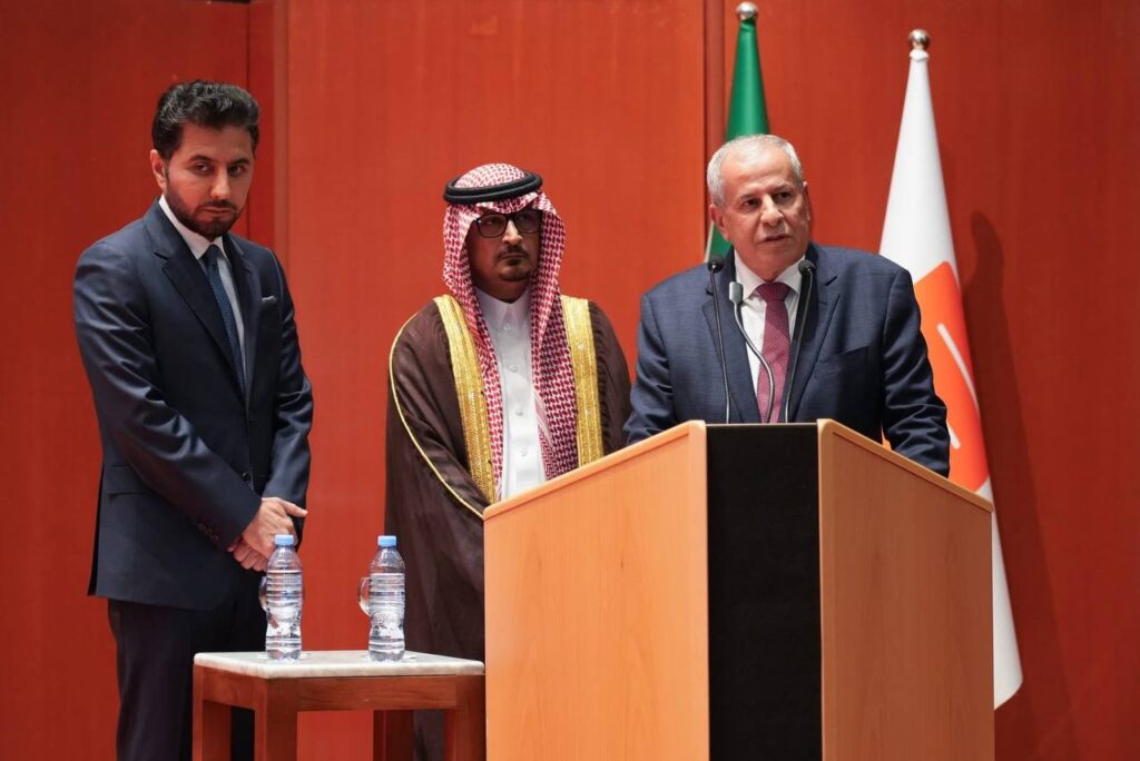 الجزائر توقع اتفاقيات شراكة تمتد لثلاثين سنة مع السعودية 9 الجزائر توقع اتفاقيات شراكة تمتد لثلاثين سنة مع السعودية