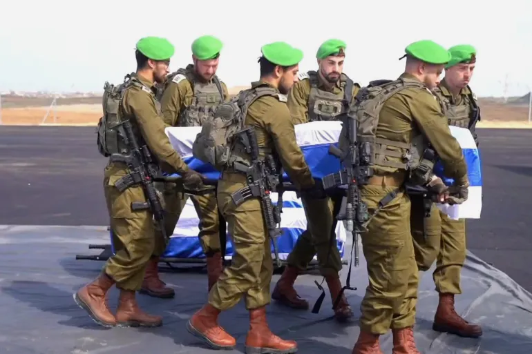 إسرائيل تتعرف على رفات أسير تسلمته الثلاثاء