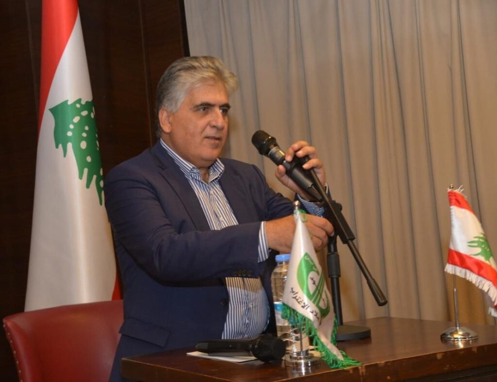 رئيس بلدية بيت ليف عزّت حمود لمركز بيروت للأخبار: الجيش اللبناني هو ضمانتنا. 3 رئيس بلدية بيت ليف عزّت حمود لمركز بيروت للأخبار: الجيش اللبناني هو ضمانتنا.