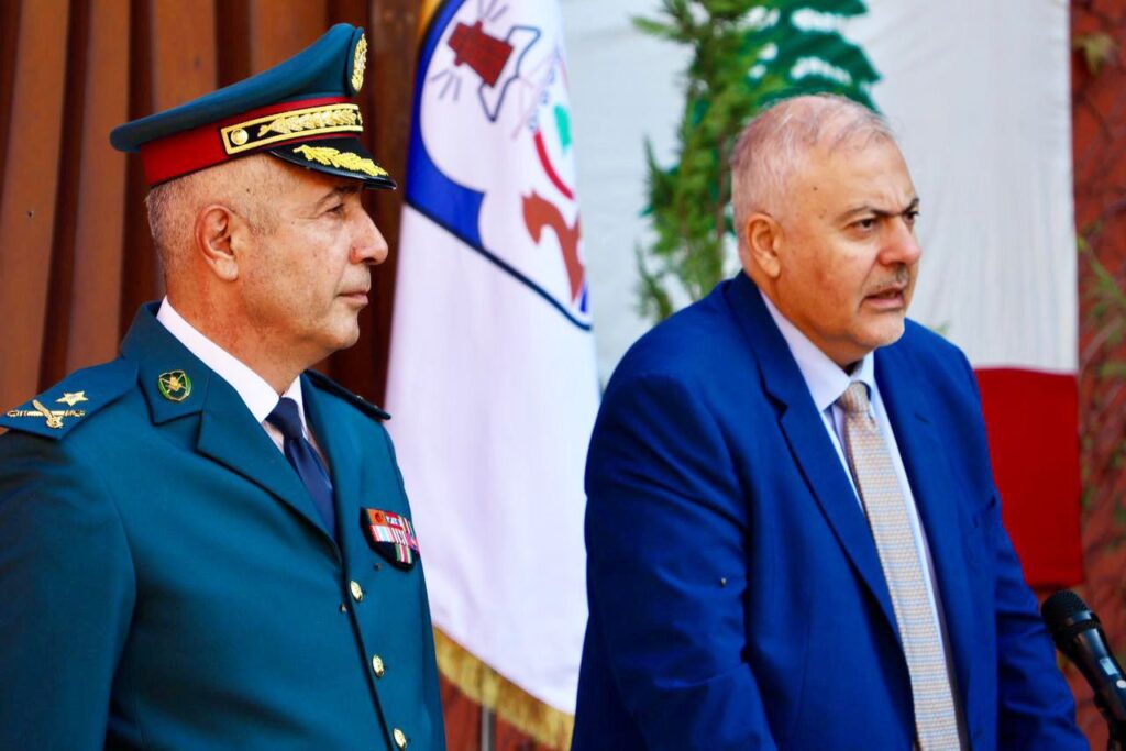 فوج حرس بيروت يحيي ذكرى الاستقلال في الكرنتينا.