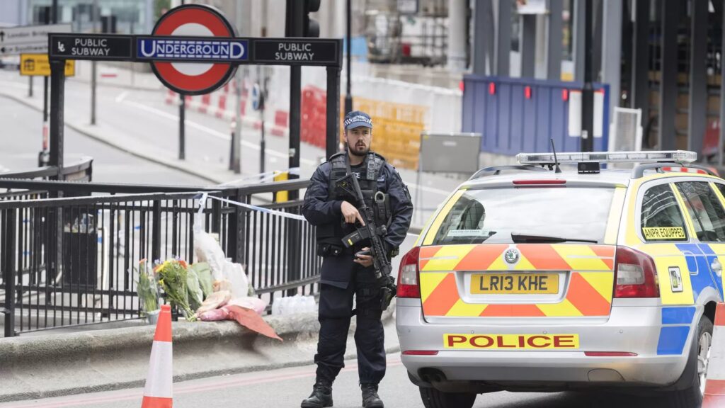 بريطاني يعترف بدهس حشد خلال احتفال لنادي ليفربول 3 بريطاني يعترف بدهس حشد خلال احتفال لنادي ليفربول