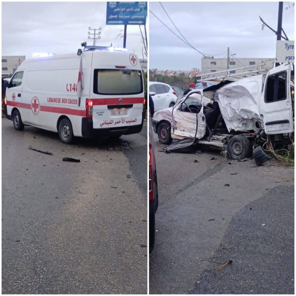 حادث سير مروّع على طريق ثكنة صور بين 4 آليّات بينهم سيّارة إسعاف