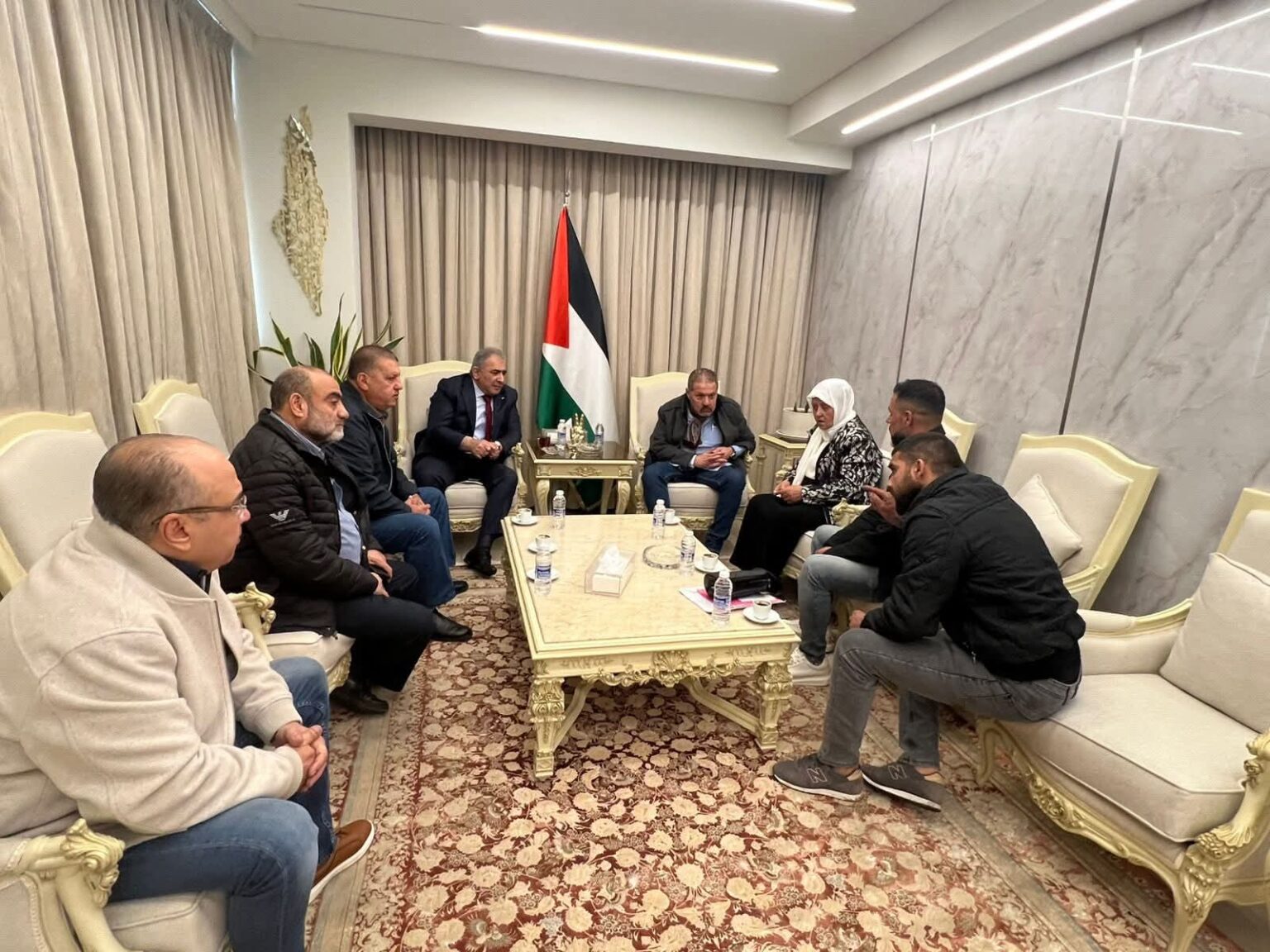 سفارة دولة فلسطين في لبنان تتابع قضايا اللاجئين... السفير الأسعد وياسر عباس يؤكدان الالتزام الوطني تجاه تجمع حي الزيتون