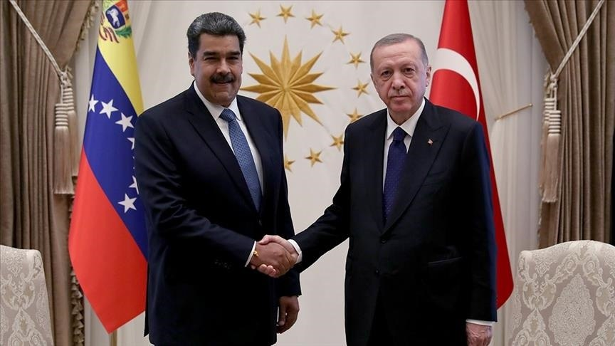 الرئيس التركي يطالب "مادورو" بالحفاظ على قنوات الحوار مع واشنطن 3 الرئيس التركي يطالب "مادورو" بالحفاظ على قنوات الحوار مع واشنطن