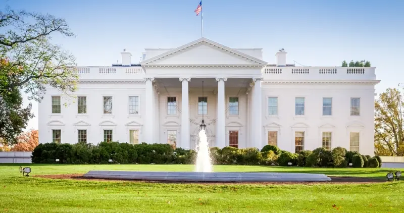 البيت الأبيض يتحدث عن هجوم منظّم بعد أحداث مينيابوليس البيت الأبيض يتحدث عن هجوم منظّم بعد أحداث مينيابوليس