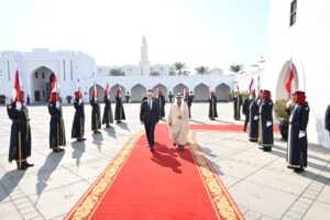 الحجار يبحث في البحرين تعزيز التعاون والتنسيق الأمني بين البلدين