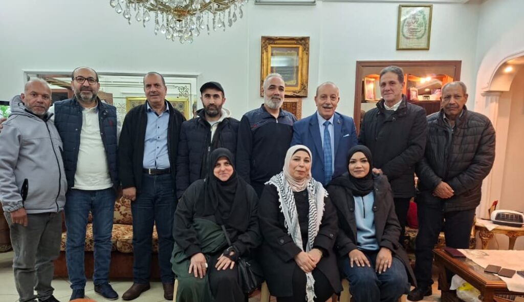 تجمّع أسر الشهداء يزور عضو المجلس الثوري لحركة فتح