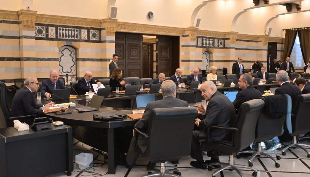 الحكومة اللبنانية تعيد تشكيل المجلس الأعلى للجمارك… العميد مصباح خليل رئيساً 6 الحكومة اللبنانية تعيد تشكيل المجلس الأعلى للجمارك… العميد مصباح خليل رئيساً