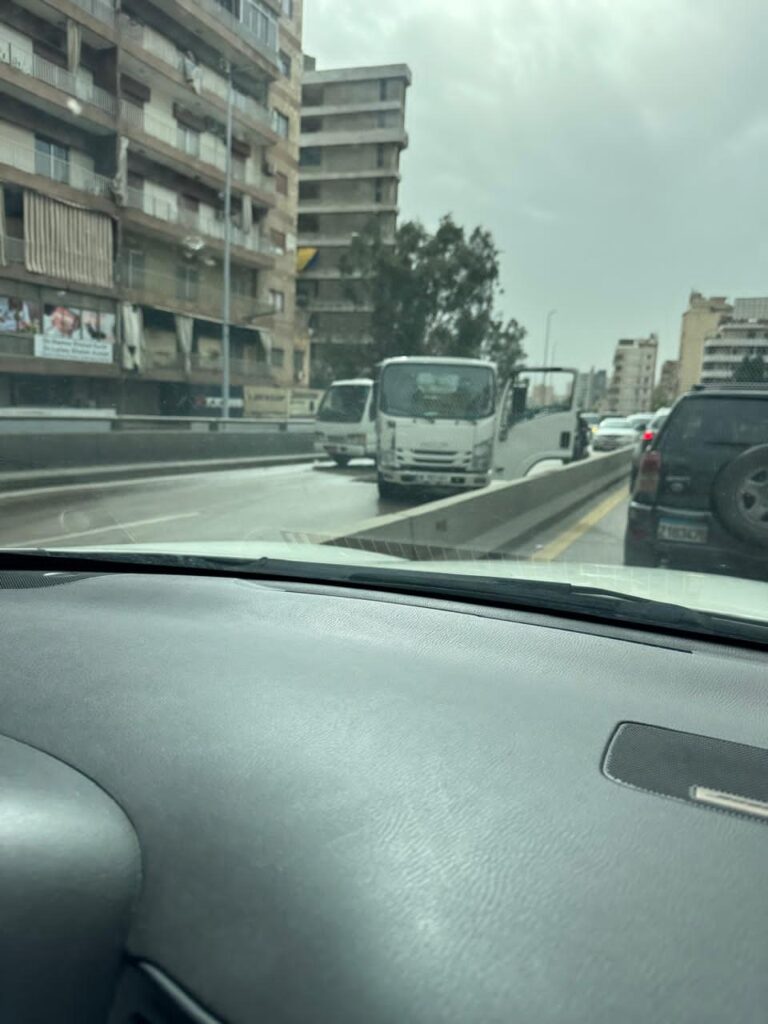 حادث سير على جسر سليم سلام باتجاه الوسط التجاري لبيروت