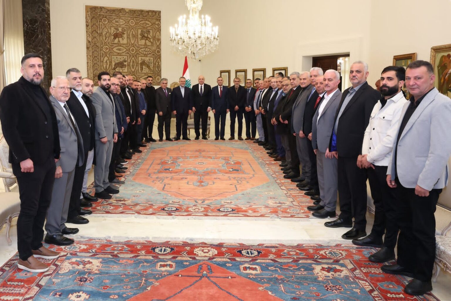 الرئيس جوزاف عون لوفد من رؤساء بلديات القرى الحدودية الجنوبية: الرئيس جوزاف عون لوفد من رؤساء بلديات القرى الحدودية الجنوبية:
