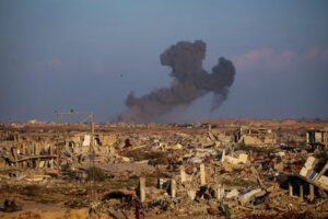 استشهاد 10 فلسطينيين بقصف إسرائيل على قطاع غزة رغم وقف إطلاق النار