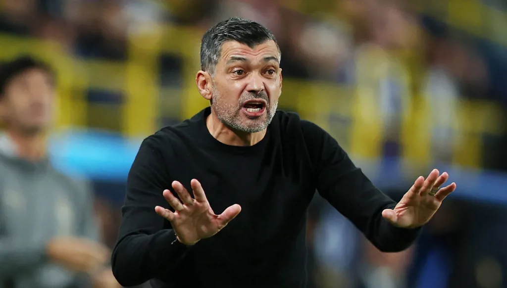 سيرجيو كونسيساو يُشيد بلاعبيه ويضع اللوم على الحكم بعد الخسارة أمام النصر سيرجيو كونسيساو يُشيد بلاعبيه ويضع اللوم على الحكم بعد الخسارة أمام النصر