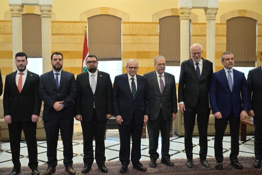 توقيع إتفاقية نقل 300محكوم سوري الي دمشق