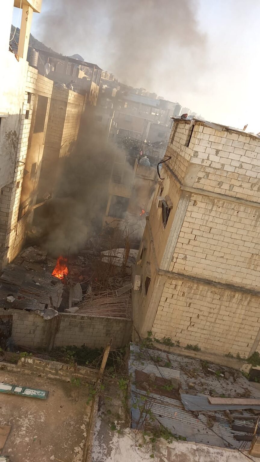 استهداف مقر للقوة الأمنية الفلسطينية المشتركة في مخيم عين الحلوة بثلاثة صواريخ وسقوط شهداء وجرحى