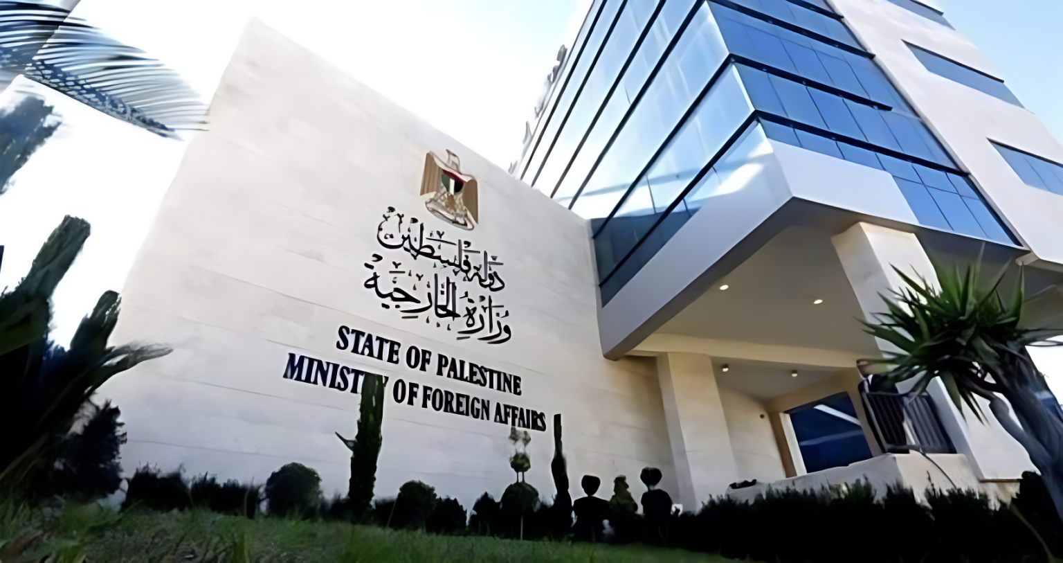 الخارجية الفلسطينية تُدين إحراق مسجد جنوب نابلس وتدعو لتحرك دولي عاجل