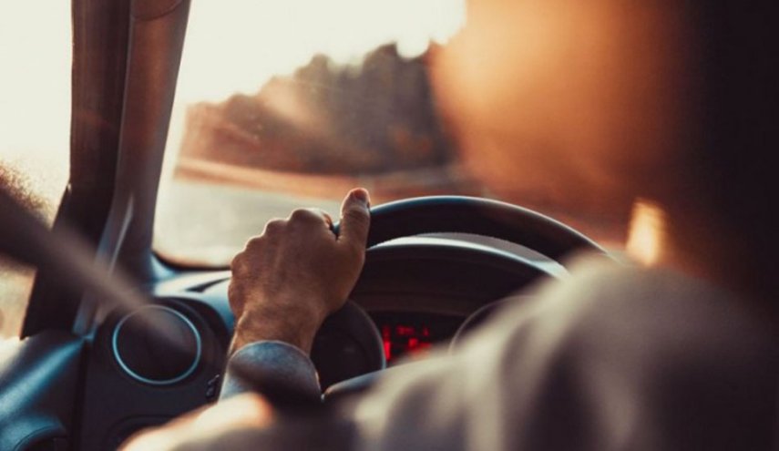 4 وضعيات قيادة خاطئة تسبب آلام الظهر والرقبة.. تجنبها فوراً
