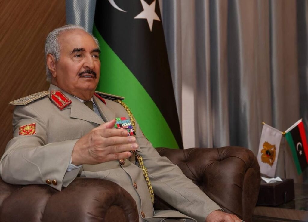 ليبيا.. حفتر ووفد أممي يبحثان خارطة طريق الانتخابات
