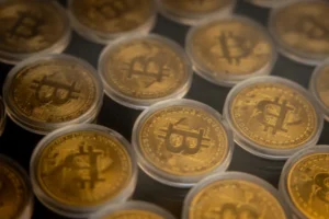 عملة بتكوين خسرت أكثر من 21_ خلال السنة الحالية (غيتي)