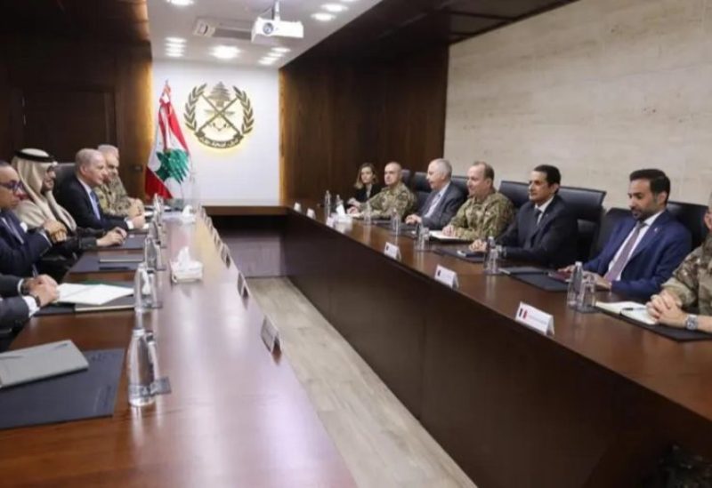 قائد الجيش يبحث مع سفراء دعم المؤسسة العسكرية قبل مؤتمر مصر