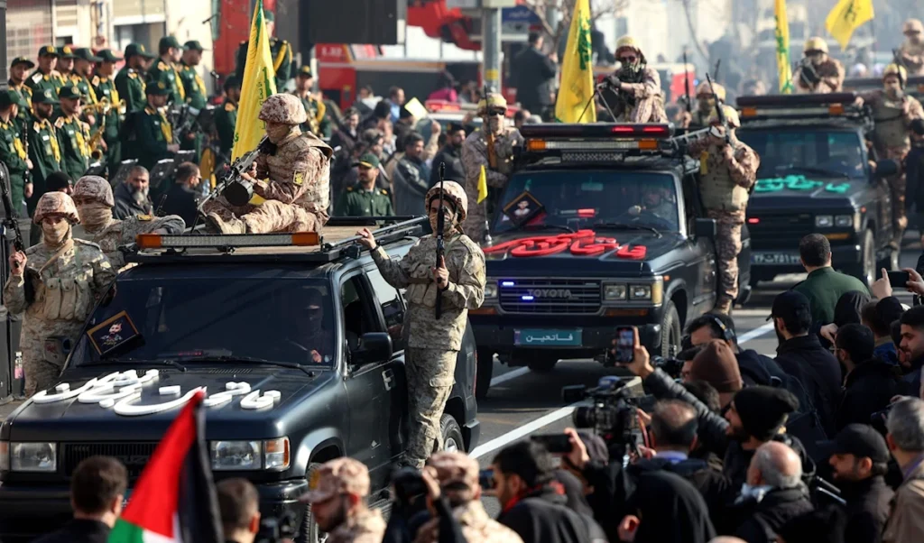 الحرس الثوري يضرب المارينز والسفن الأميركية بالخليج