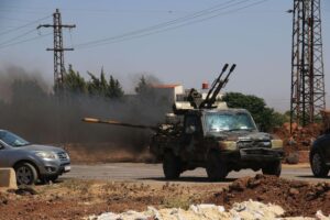 مقاتلين من الجيش السوري الجديد وهم يحاصرون محافظة السويداء السورية في هجوم جديد ضد السكان 