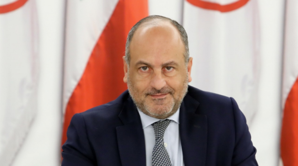 نائب قواتي يلوح بتفكك الجيش!